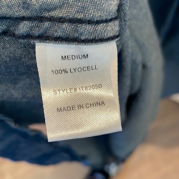 Francesca’s Button Down - Picture 5 of 6